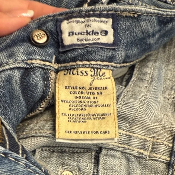 Miss Me 26x31 Distressed Boot Cut Blue Jeans - Picture 6 of 9